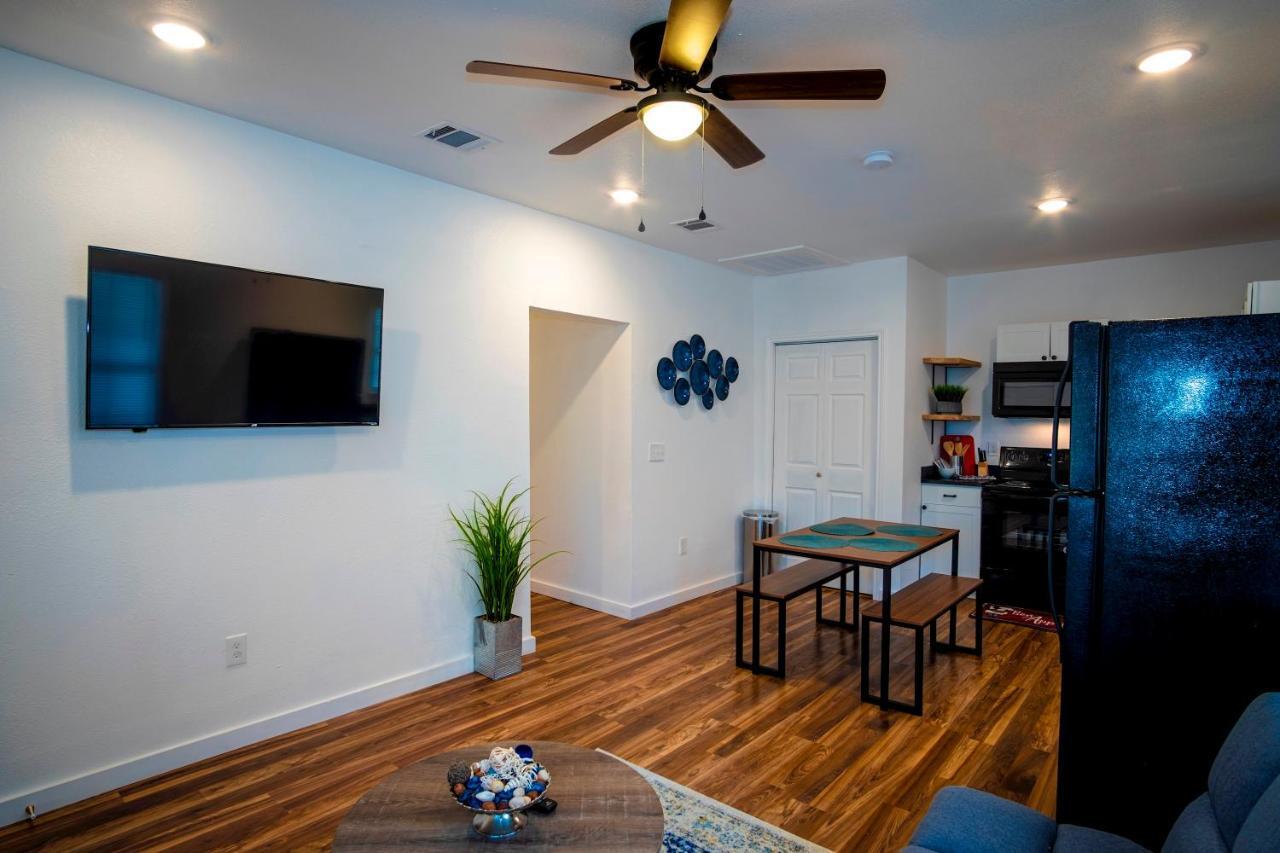 Downtown View Cozy 2Br1Ba Home Sleeps 8 San Antonio Exterior foto